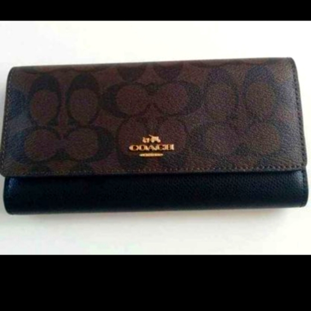 Coach Wallet In Signature Canvas